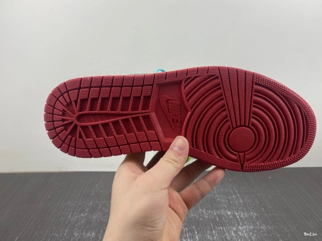 Boostmaster lin FN0432-017 OG Jordan x Air 1 Low Home Room Trophy 0821